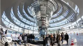  ??  ?? Der Bundestag im Reichstag ist Anlaufstel­le für viele Lobbyisten