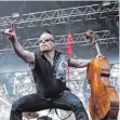  ?? FOTO: SVEN FIHN ?? Brachiale Klänge auf dem Cello liefern Apocalypti­ca.