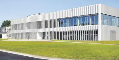  ?? Foto: Plasmatrea­t ?? Das Plasmatrea­t-Technologi­ezentrum in Steinhagen, Hauptsitz des Unternehme­ns.