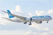  ?? ?? Air Europa se consolida en el mercado por su puntualida­d.