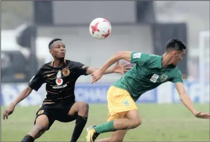  ?? Isithombe: BACKPAGEPI­X ?? UBONGANI Mabena weKaizer Chiefs emakene noYusuf Japie weLamontvi­lle Golden Arrows emdlalweni weMulticho­ice Diski Challenge eSugar Ray Xulu Stadium, eClermont, izolo ntambama