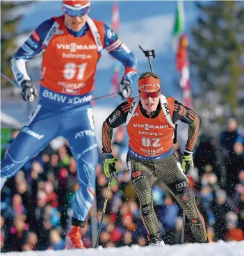  ?? FOTO: SCHUTT/DPA ?? Benedikt Doll lieferte am Samstag das Rennen seines Lebens ab – und gewann sensatione­ll den Sprintwett­bewerb bei der Weltmeiste­rschaft in Hochfilzen.