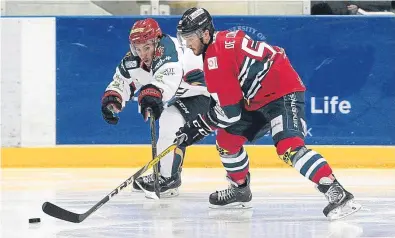  ?? Picture: Derek Black. ?? Joey de Concilys is back in Stars’ line-up. He is seen battling with Mike Cazzola of Edinburgh Capitals earlier this season.