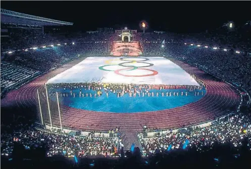  ?? CHRIS COLE / GETTY ?? El impacto mundial de la inauguraci­ón de los Juegos en el Estadi Olímpic fue enorme