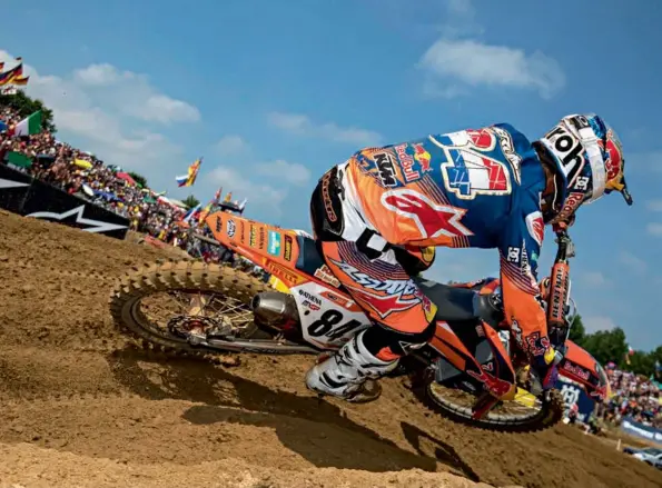  ??  ?? Sans une blessure avant le début de la saison, on peut penser qu’herlings serait en bagarre pour le titre MXGP car depuis les Pays-bas, le champion MX2 a marqué autant de points que Cairoli…