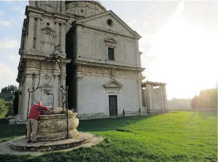  ?? Mark Petrella/the Associated Press ?? Lara Berdine and Mark Petrella travel to Italy in fall because “it’s cheaper, the weather is cooler and we can see the country as it really is.”