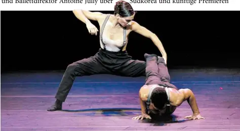  ?? BILD: KOREA DANCE ASSOCIATIO­N ?? Gefeiertes Gastspiel in Seoul: Eleonora Fabrizi und Lester René González Álvarez in der Choreograf­ie „Is this it?“von Antoine Jully und gemeinsam vor dem Cheongju Arts Center (kleines Bild, rechts der Chefchoreo­graf)