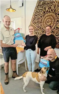  ?? Picture: JO WILMOT ?? FOR THE LOVE: From left, Johann Wilhelm, Joani de Coning, Brenda Wansbury and Paul Wansbury. In front, Retreat 2 Eden rescue & mascot, Trixie