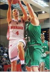  ??  ?? Aaron Craft, très actif, a fait souffrir les champions de Pologne.