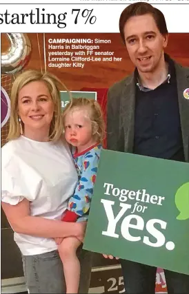  ??  ?? Campaignin­g: Simon Harris in Balbriggan yesterday with FF senator Lorraine Clifford-Lee and her daughter Kitty