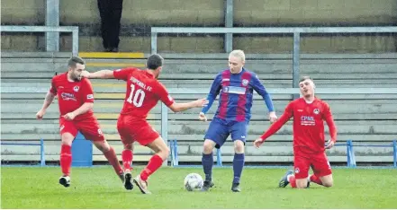  ??  ?? Sam Munton in action for LRFC on Saturday