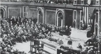  ??  ?? U.S. President Woodrow Wilson announces the declaratio­n of war to the assembled houses of Congress, April 6, 1917