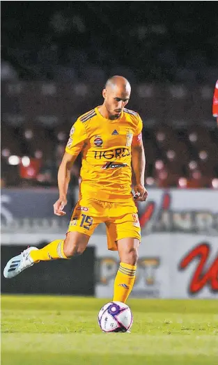  ?? AFP ?? Guido Pizarro mueve la pelota.