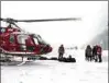  ??  ?? Allenfalls per Hubschraub­er ist Zermatt erreichbar. Foto: dpa