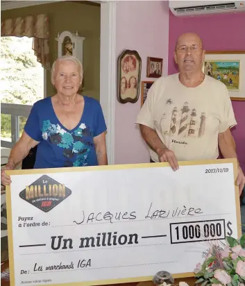  ?? PHOTO COLLABORAT­ION SPÉCIALE, CARL VAILLANCOU­RT ?? Olive Chenette et Jacques Larivière, tous deux âgés de 76 ans, sont mariés depuis 1963 et ont deux garçons. Le couple millionnai­re ne veut rien changer à sa vie.