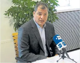  ?? EFE ?? Duro. El ex presidente Correa ayer, en Bruselas, en una entrevista.