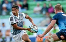  ?? GETTY IMAGES ?? Josh Ioane showed his class on return from injury for the Chiefs.