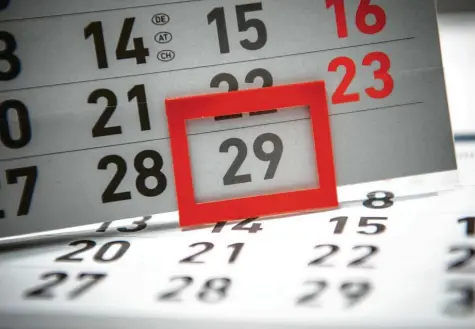 ?? Foto: Sina Schuldt/dpa ?? Alle vier Jahre hat der Kalender einen Tag mehr. Heuer fällt der 29. Februar auf einen Samstag.