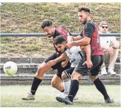  ?? FOTO: STEFAN AREND ?? Furkan Akay (rechts) lief nur viermal in der Landesliga für den DSV 1900 auf. Nun wechelte er zum SV Scherpenbe­rg.