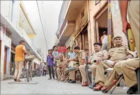  ??  ?? Street view of Kandhla, before a press conference by opposition parties in UP.