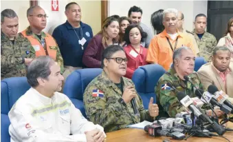  ?? LUIS GÓMEZ ?? Las autoridade­s del COE y del PMA iniciaron ayer y hasta hoy un simulacro de emergencia.