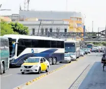  ?? /FRANCISCO RODRÍGUEZ ?? La circulació­n vehículos. en la ciudad está controlada por