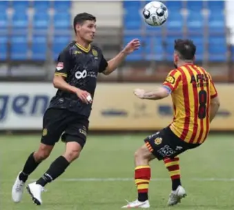  ?? FOTO
ISOPIX ?? Stefano Marzo (Roda JC) in actie tegen KV Mechelen.