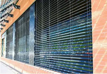  ??  ?? The tilting only Lupak 80R provides excellent shielding from the sun with its 80mm slats and can be mounted internally and externally.