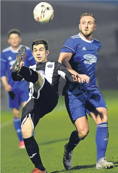  ??  ?? EYE ON THE BALL: Jonny Smith, right, reckons Cove Rangers are prepared for league football