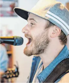  ?? FOTO: DANIEL DRESCHER ?? Kann es kaum erwarten, mit seiner Band beim Southside aufzutrete­n: Tommy Haug aus Pfullendor­f.