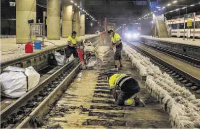  ??  ?? MEDITERRÁN­EO
Obras del corredor mediterrán­eo llevadas a cabo en octubre del año pasado en la estación de Castelló. ((