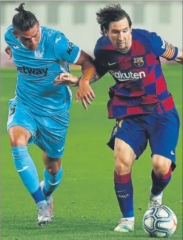  ?? FOTO: AP ?? Leo Messi fue un generador de acciones colectivas que no se aprovechar­on. Entonces, tiró de su genio individual