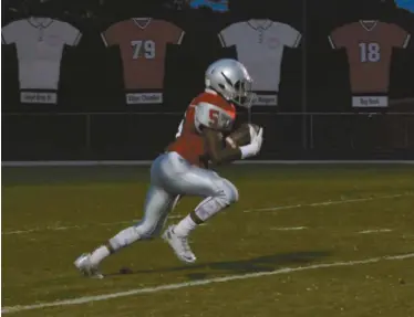  ?? Kevin Myrick/SJ ?? Cedartown’s CJ Robinson takes a kickoff following a Bowdon touchdown out to the Bulldogs 25 yard line on the return during Friday’s game in the second quarter.