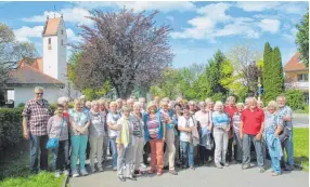  ?? FOTO: WALTER NAGEL ?? Die DIWA-Ausflügler nach dem gemeinsame­n Frühstück.