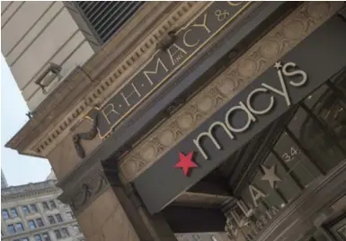  ?? MICHAEL NAGLE/BLOOMBERG ?? Macy’s says sales at existing stores fell 5.2 per cent in November and December, pointing to warmer weather as the biggest culprit. The retailer added that business was also hurt by lower spending by internatio­nal tourists.