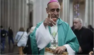  ?? ?? Victor Manuel Fernandez, alors archevêque de La Plata, sourit après une messe à la cathédrale de La Plata, en Argentine, le dimanche 9 juillet 2023,