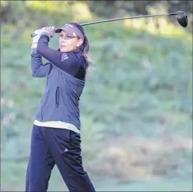  ?? Jim franco / Special to the times union ?? Kelly mckenna hits a tee shot Saturday at Schenectad­y municipal. She backed up her career-best 81 on friday with an 85 to finish second.