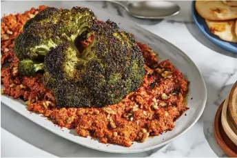  ?? ?? Roasted broccoli.