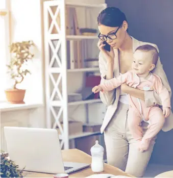  ?? |STOCKPHOTO ?? Las mujeres que desean ser madres en solitario deben someterse a un análisis exhaustivo para conocer el estado de su salud.