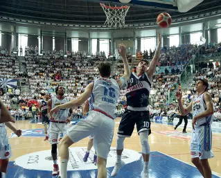  ??  ?? De’Longhi Una delle gare della serie playoff, la scorsa stagione, tra Treviso e Fortitudo