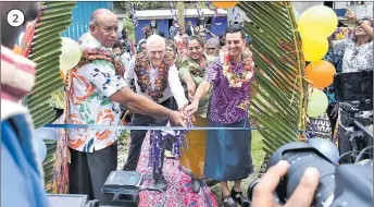  ?? ?? 2 2. Minister for Public Works, Transport and Meteorolog­ical Services, Ro Filipe Tuisawau is joined by other guests in commission­ing the water project.