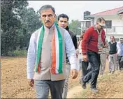  ?? ANIL DAYAL/HT ?? Sukhvinder Singh Sukhu during his election campaign at Jalari near Nadaun on Friday.