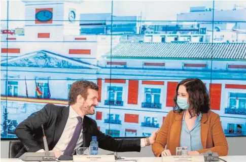  ?? DAVID MUDARRA ?? Pablo Casado e Isabel Díaz Ayuso, ayer en la Junta Directiva Nacional del PP