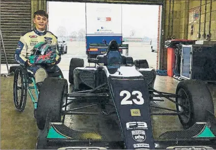  ?? FOTO: TWITTER ?? Billy Monger, de 18 años, se subió a un coche del equipo Carlin Racing, con quien podría volver a competir en 2018 en la F3 Británica