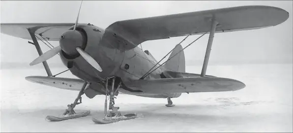  ?? MIKHAIL MASLOV ?? Le I-190 vola en décembre 1939. Malgré un moteur de 1 100 ch, il ne parvint pas à se montrer aussi performant que les monoplans qui entraient alors en service.