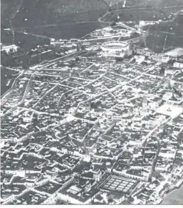  ?? ?? Vista aérea de Algeciras (1924).