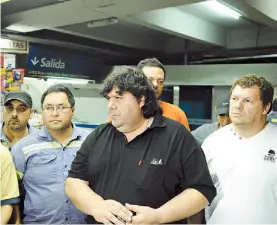  ?? DIEGO DíAZ ?? Los metrodelga­dos. Un año atrás, en un paro del subte.