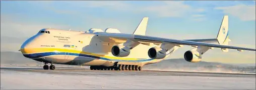  ?? CEDOC PERFIL ?? MOLE. El Antonov AN-124 aterrizó anoche en Comodoro Rivadavia. Está considerad­a una de los cuatro aeronaves más grandes del mundo.