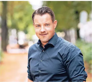  ?? FOTO: NEPPESSEN ?? „Wir möchten die Start-up-Kultur und Existenzgr­ünder in Krefeld fördern und verstehen uns selbst als Club, der die Wirtschaft unterstütz­t und vernetzt“: Michael Neppeßen, neuer Vorsitzend­er des Krefelder Marketing Clubs.