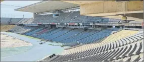  ?? FOTO: F. POLO ?? Imágenes actuales del Estadi Olímpic, donde jugará el Barça a partir de agosto Además de los trabajos bajo el terreno de juego, hay reformas en las zonas de prensa y protocolo